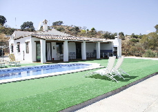 LPE_117: Nice finca on a plateau with 360 views, 3 BR, under floor heating, beamed ceilings, concreted all round villa