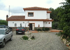 LPE_133: Delightful finca between Coin and Villafranco, 3 BR, A/C, wood burner, private well, large parking space, service pit