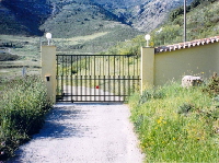 Entrance gate